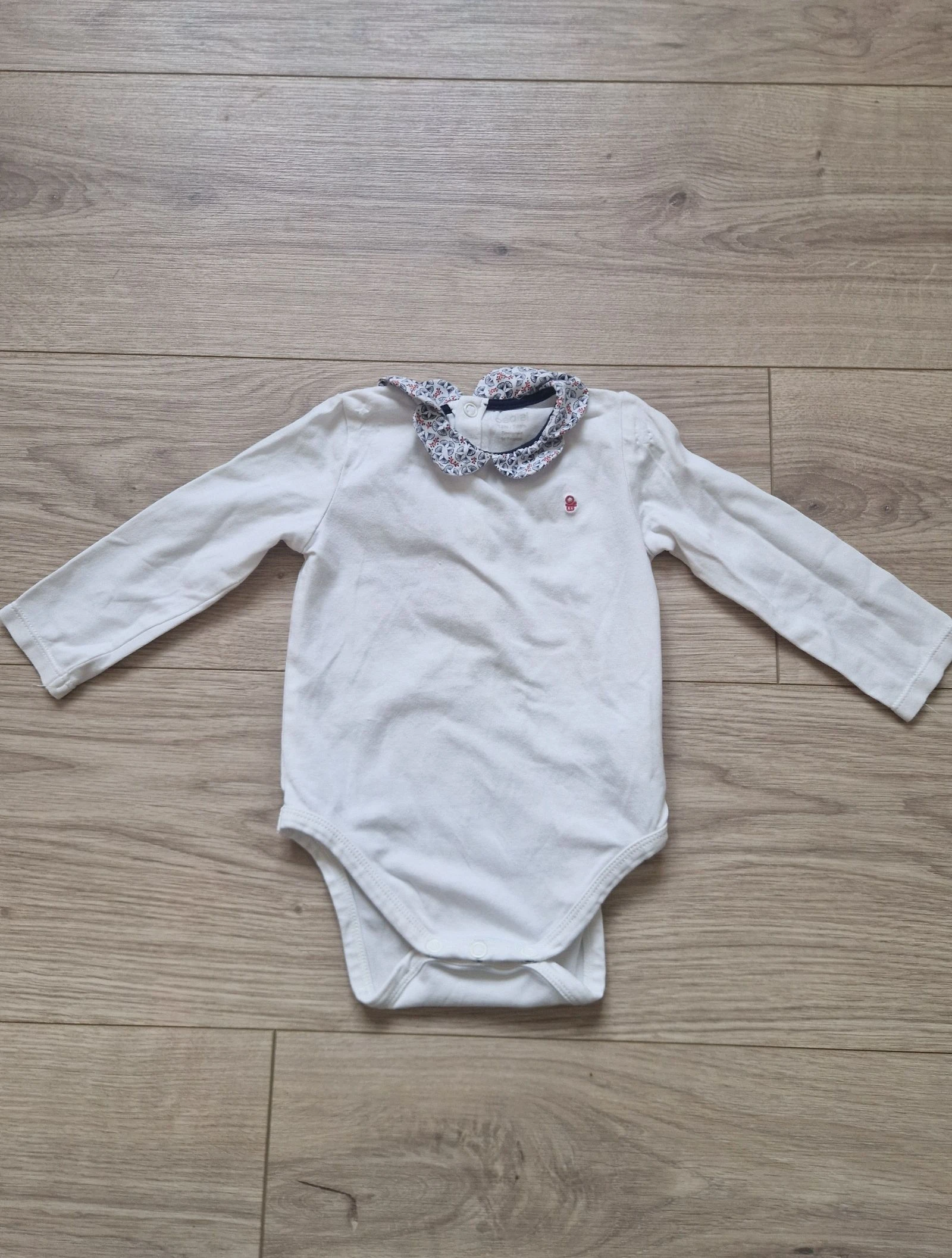 🐨 Jumpsuit + babybody voor meisjes – Obaïbi – 12 maanden – zeer goede staat – photo 9